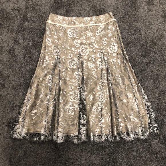 Women’s lace Max Mara skirt - Picture 1 of 3